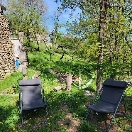 Domek alpejski Studio De Jardin En Ardeche *